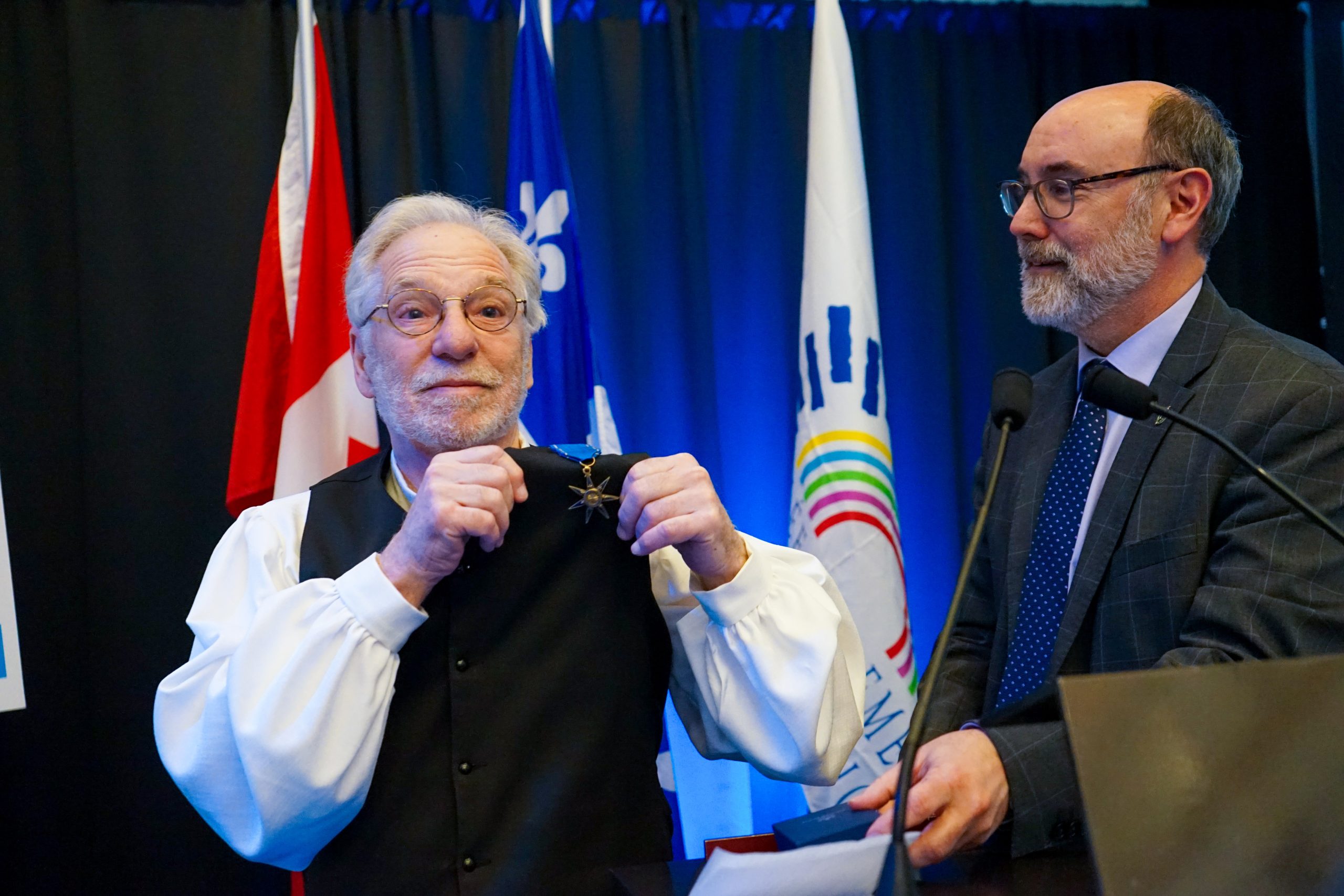 L'écrivain Louis Caron reçoit l'Ordre de la Pléiade Le Courrier Sud