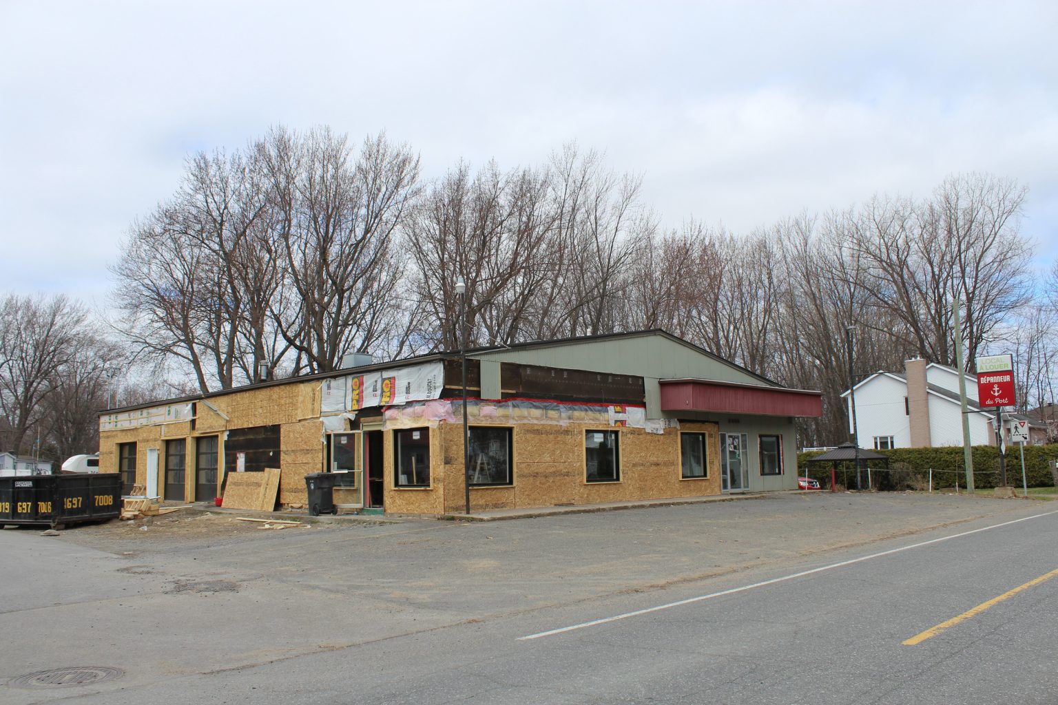 Un dépanneur et un restaurant au PortSaintFrançois Le Courrier Sud