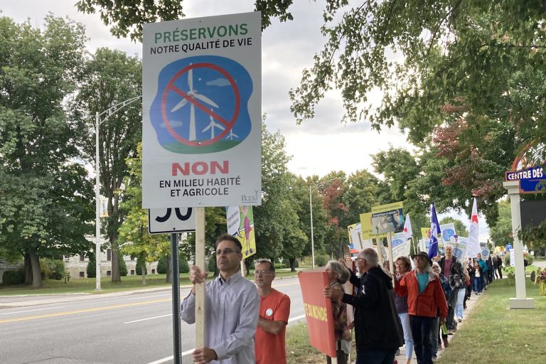 Une manifestation pour qu'il y ait une suite au monde Le Courrier Sud