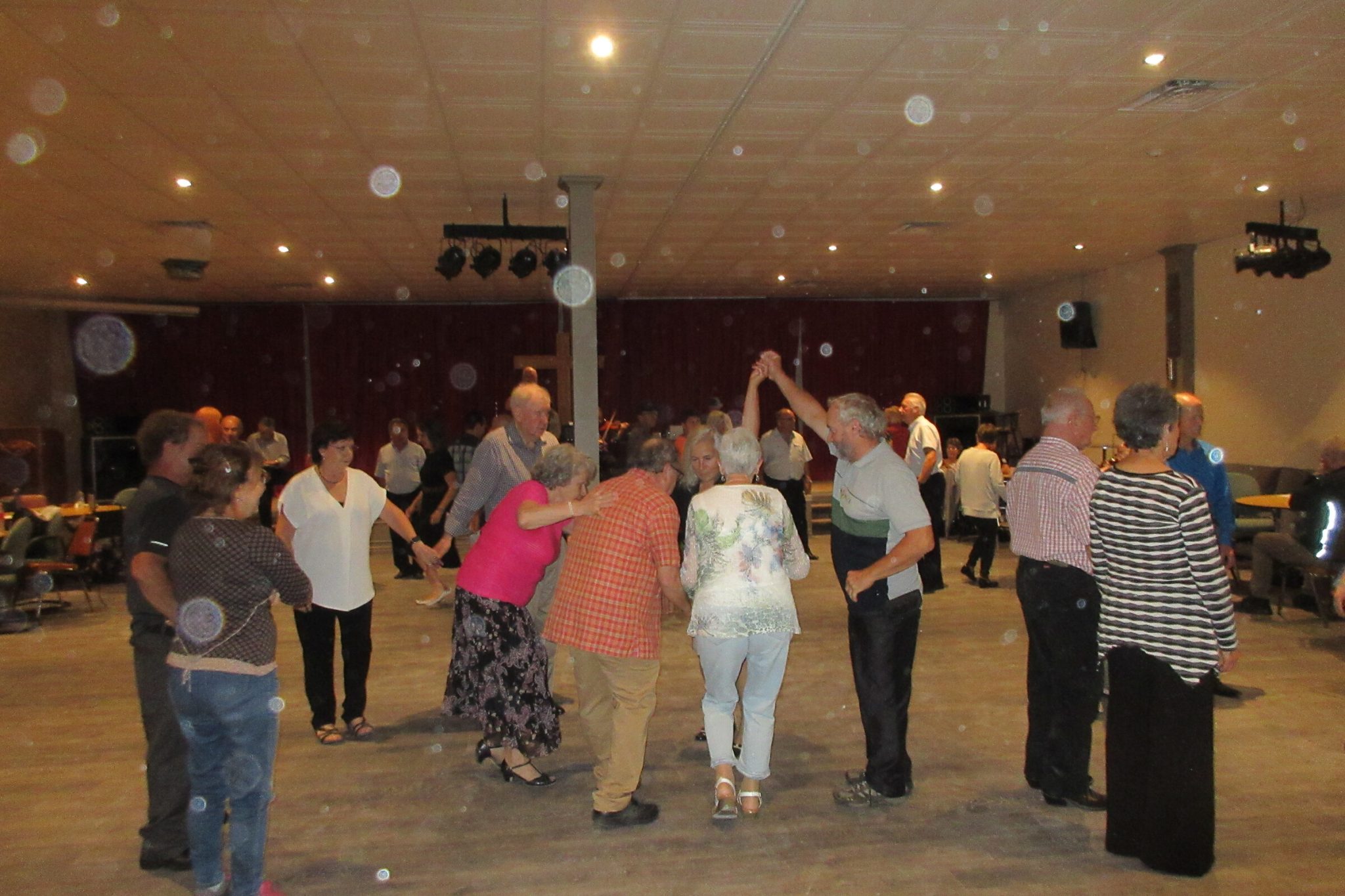 De la danse folklorique à SaintWenceslas le 27 octobre Le Courrier Sud