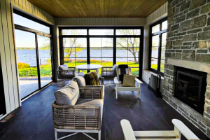 Solarium de Sunspace Sunrooms. Moreau PRS accueille ses clients dans sa succursale à Québec.